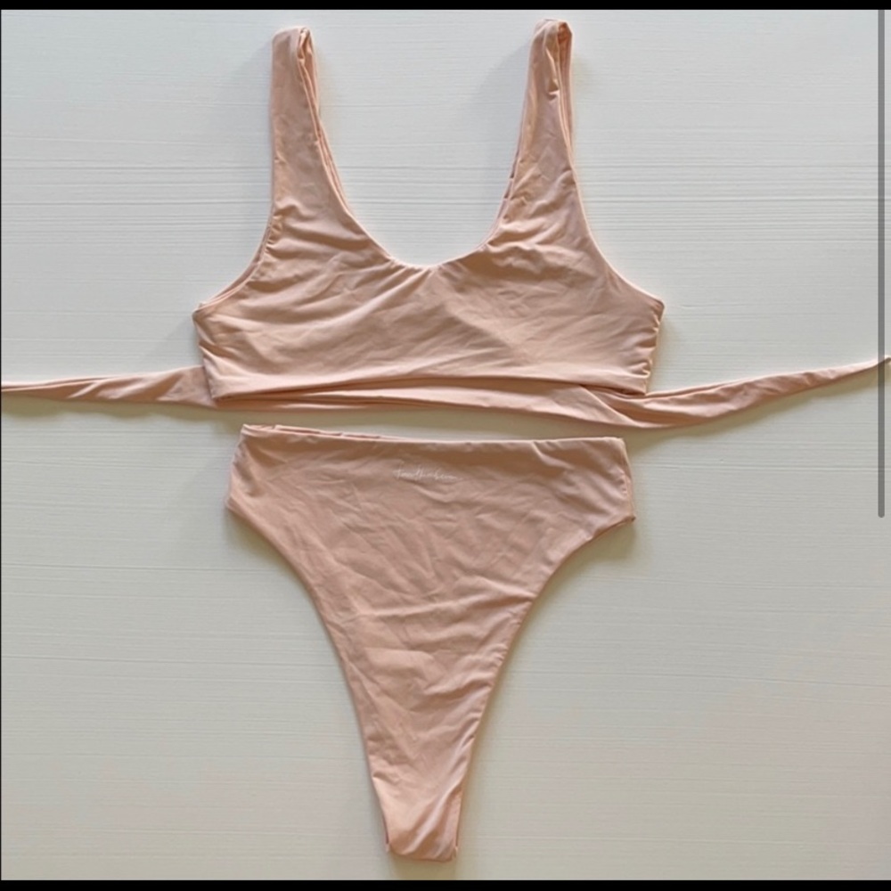 437 Bikini
